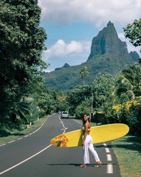 𝐊𝐄𝐀𝐍𝐀 𝐑𝐈𝐕𝐄𝐓 on Instagram: "Around the island of Mo’orea 🌴" Hawaii Romance, Surfer Girl Aesthetic, Ala Moana, Hawaii Pictures, Soul Surfer, Surf Vibes, Hawaii Surf, Surf Lifestyle, Hawaii Life