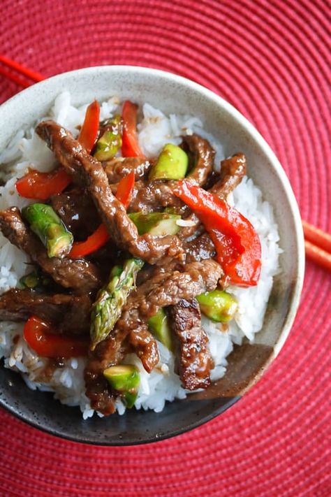 Beef And Asparagus, Asparagus Stir Fry Recipes, Steak Asparagus, Asparagus Garlic, Asparagus Stir Fry, Healthy Beef, Beef Stir Fry, Stir Fry Recipes, Garlic Sauce