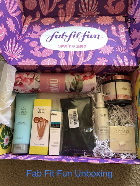 Spring 2019 Fab Fit Fun Unboxing Cleanse Drink, Face Cleanser Brush, Vitamin C Face Mask, Fab Fit Fun, Fab Fit Fun Box, Upcycle Ideas, Grace Beauty, Picnic Set, Colon Cleanse