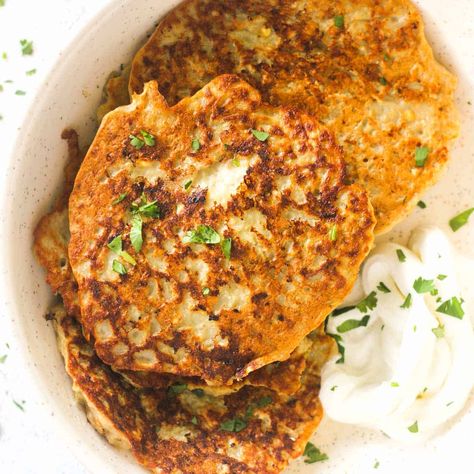 Eggplant Pancakes (Super Easy and Quick!) - The Top Meal Eggplant Breakfast, Veggie Pancakes, Quick Pancakes, Freeze Pancakes, Ragu Recipe, Quick Healthy Breakfast, Vegan Pancakes, Pancakes Easy, Eggplant Recipes