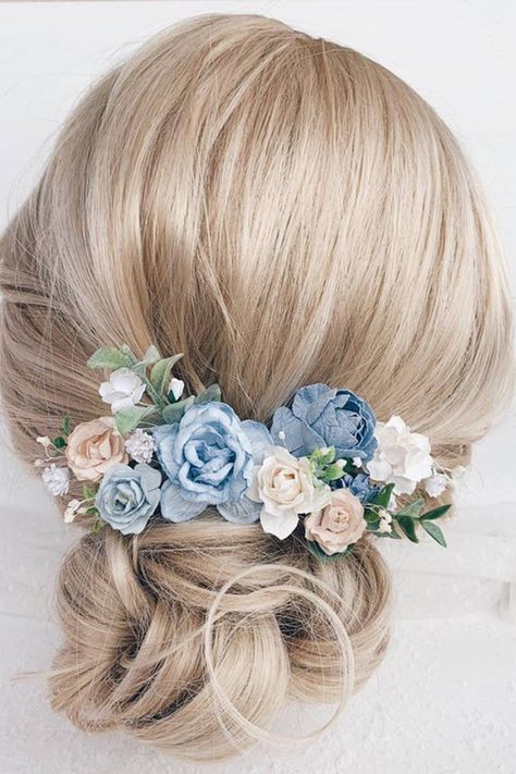 Blue Bridal Flowers, Flower Hair Pins Wedding, Wedding Flower Hair, Hair Pins Wedding, Flower Hair Pins, Wedding Bouquet Ideas, Floral Accessories Hair, Bridal Hair Flowers, Flower Hair Comb