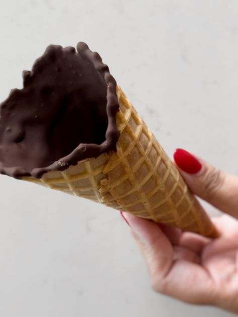 Chocolate Filled Ice Cream Cones - Ice Slushies, Cotton Candy Recipes, Homemade Waffle Cones, Diy Waffles, Homemade Waffle, Chocolate Line, Best Homemade Ice Cream, Ice Cream Waffle Cone, Mobile Coffee Shop