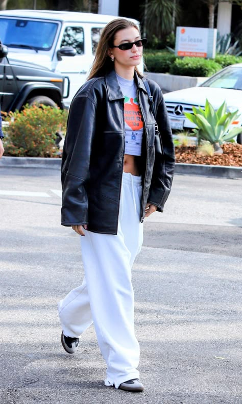 Hailey Baldwin Outfits, Hailey Baldwin Style, Leather Jacket Outfits, Best Outfits, Famous Fashion, Hailey Baldwin, Vintage Leather Jacket, Kendall And Kylie, Celebrity Street Style