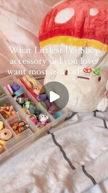 ˗ ˏˋlps emilyˎˊ˗ on Instagram: "As a kid I always LOVED the treat dispenser! Does this unlock any good memories? :) There are so many LPS accessories I find to be so charming and sweet. Just watching Littlest Pet Shop videos as a kid + LPS Popular always made me want some of them SOOO BAD!! -🍄🌿☁️ #littlestpetshop #lps #lpsemily #nostalgia #dolls #nostalgic #nostalgiacore #toys #toycollection #dollaccessories #toyphotography #toycollector #toycollection #lpspopular" Lps House, Lps Diy Accessories, Lps Aesthetic, Lps Houses, Lps Accessories, Lps Popular, Doll House Pets, Lps Toys, Lps Pets