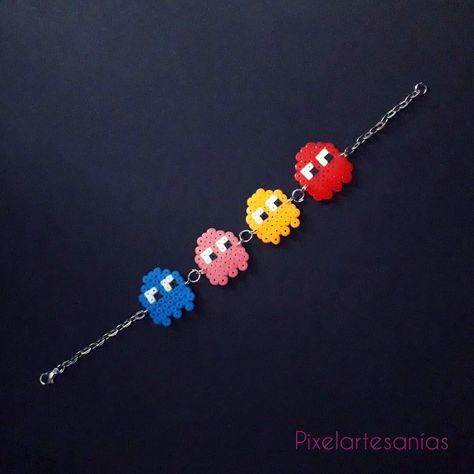 Hama Bead Jewelry, Hama Bead Bracelet, Perler Beads Bracelet, Pearler Bead Jewelry Ideas, Peeler Bead Jewelry, Fuse Bead Crafts, Perler Bead Accessories, Hama Beads Aesthetic, Perler Bead Necklace