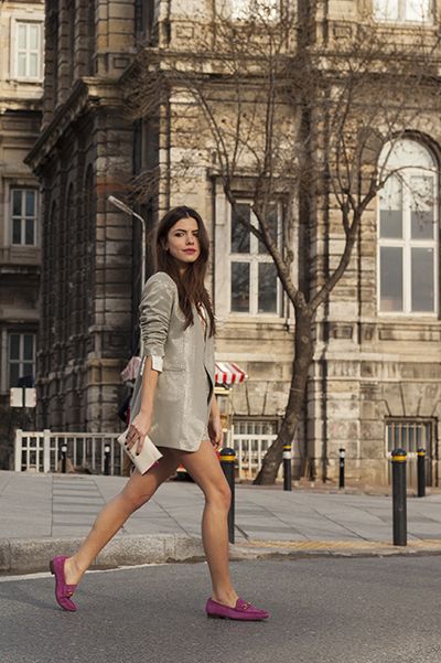 Â© of Photos www.kemaluysal.com Tan Loafers Outfit Women, Loafers And Dress Outfit, Gucci 1953 Horsebit Loafer, Pink Loafers Outfit, Tan Loafers Outfit, Loafers With Dress, Brown Loafers Outfit Women, Mocassin Outfit, Loafer Outfits Women