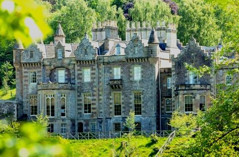 Abbotsford (b.1811-1824) | Home of Sir Walter Scott (1771-1832) in the Scottish Borders region (betw Melrose & Galashiels), Scotland Galashiels Scotland, Manor Homes, Beautiful Scotland, Sir Walter Scott, Scottish Borders, Walter Scott, Scottish Castles, Dream Board, Manor House