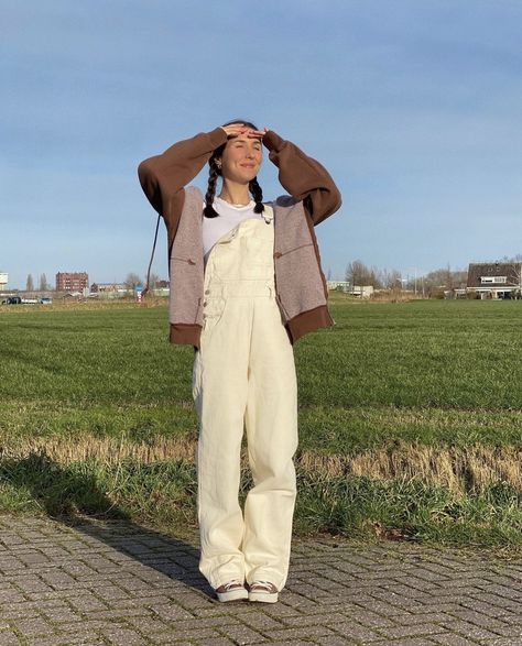 White Dungarees, Dungaree Outfit, Overalls Jeans, High Waist Jumpsuit, White Overalls, Denim Chic, Denim Overalls, Fashion Vintage, Vintage Summer