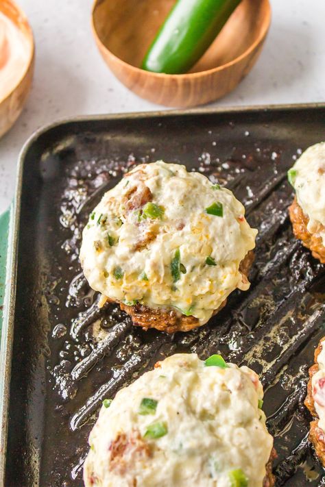 Big meaty burgers infused with jalapeno flavor and oodles of cheese are what these Jalapeno Popper Burgers are all about! Jalapeno Popper Hamburger, Jalapeno Popper Burgers, Jalapeño Popper Burger, Jalepeno Popper Burger, Jalapeno Popper Burger Recipe, Jalepeno Burgers, Jalapeno Popper Burger, Ranch Burgers, Jalapeno Burger