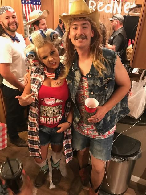 Trailer Park Hairstyles, 90s Trashy Aesthetic, White Trash Wedding Outfits, Red Neck Woman Costume, Trailer Trash Halloween Costumes, Trailer Trash Costume, White Trash Couple Costume, White Trash Halloween Costume, White Trash Bash Outfit