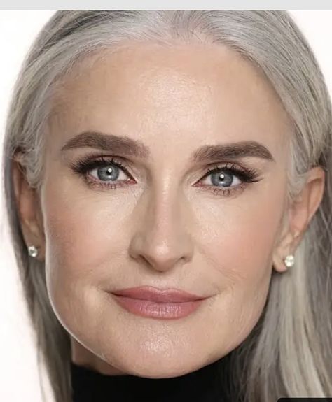 Caroline Labouchere, Alt Makeup Looks, Mother Of Bride Makeup, Makeup Over 50, Makeup Tips For Older Women, Makeup For Older Women, Makeup For Moms, Eye Creme, Event Makeup