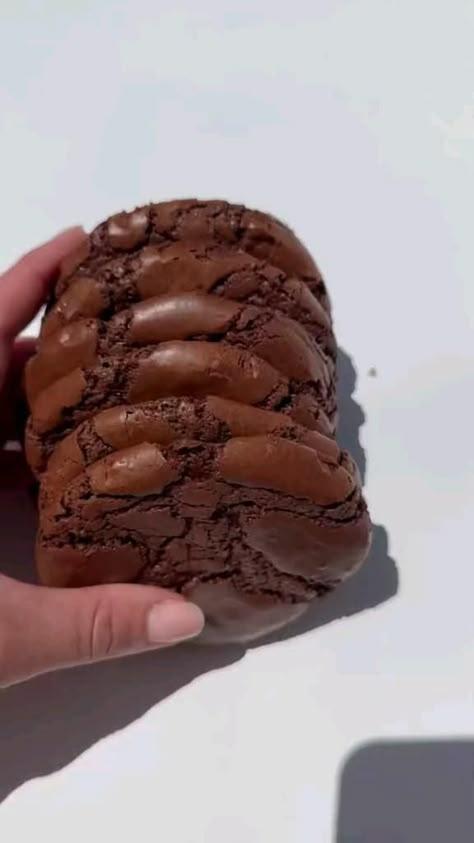 Get 200+ recipes in bio Video Credit@Cook Persida #recipe #cookies #brownies #browniecookies How To Make A Brookie, Delicious Brownie Recipes, How To Make Brownie Cookies, Healthy Ish Desserts, Brookie Cookies, Brookies Recipes, Fun Desserts To Make, Brownie Cookie Recipe, Fudge Cookie Recipe