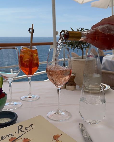 Iconic 🤍 📍 Hotel du Cap Eden- Roc #hotelducapedenroc #edenrock #hotelducap #sofiarichie #sofiarichiewedding #southoffrance #capdantibes #millionairelifestyle #richrich #luxurytravel #luxuryhotel #frenchriviera #antibes #antibesfrance #honeymoon #honeymoonvibes Hotel Du Cap, Eden Rock, Eden Roc, Antibes France, Sofia Richie, Millionaire Lifestyle, French Riviera, South Of France, Luxury Travel