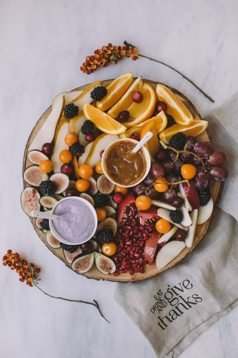 Fall Fruit Tray | The Blondielocks | Life + Style Fall Fruit Tray, Thanksgiving Fruit, Fall Fruit, Fruit Platter Designs, Healthy Party Food, Winter Fruit, Fall Colours, Christmas Fruit, Fall Fruits