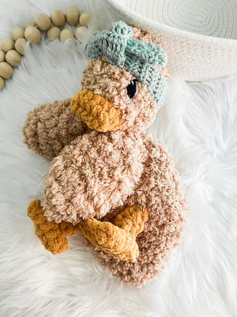 Adorable fuzzy duck lovey with removable headband. The perfect gift for baby showers, announcements and birthdays! Customize your duck color and headband! Duck Lovey, Fuzzy Crochet, Della Duck, Fuzzy Duck, Duck Plushie, Animal Security Blanket, Wildflower Nursery, Duck Nursery, Duck Crochet