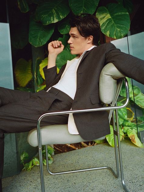 Cos Campaign, Finn Wittrock, 90s Fashion Men, Christy Turlington, Spring Summer 2022, Sleek Hairstyles, Cotton Blazer, Wardrobe Basics, Mens Spring