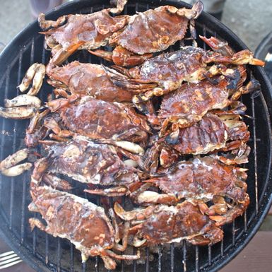 The Ease and Deliciousness of Grilled Soft-Shell Crabs: Grilled Soft-Shell Crabs Grilled Soft Shell Crab Recipe, Softshell Crab Recipes, March Meals, Soft Shell Crab Recipe, Blue Crab Recipes, Softshell Crab, Dungeness Crab Recipes, Crab Recipe, Crab Cake Recipes