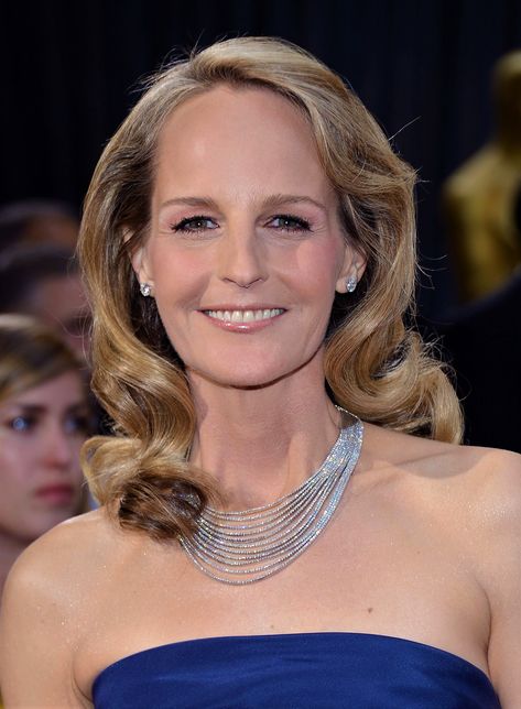 Helen Hunt Age and Height 2023 Tattoos Korean, Oscar Jewelry, Helen Hunt, Famous Moms, Angelina Jolie Photos, Oscar Dresses, Helen Mirren, Mom Tattoos, Face Photo