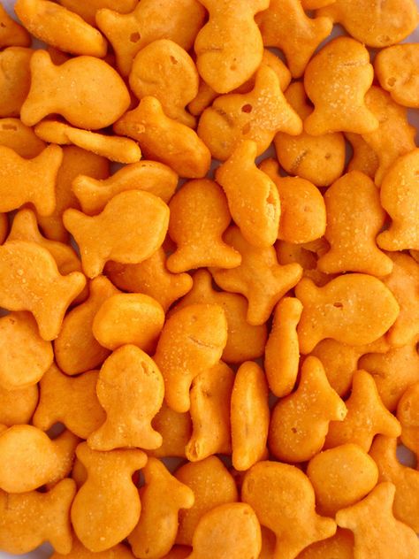 Goldfish Snack Aesthetic, Goldfish Crackers Aesthetic, Goldfish Aesthetic, Goldfish Snack, Childhood Snacks, Goldfish Food, Alli Simpson, Fish Crackers, Goldfish Crackers