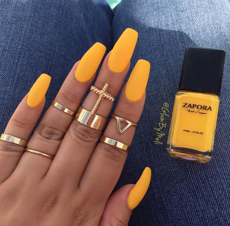 Yellow Nail Art, Yellow Nail, Nails Yellow, Yellow Nails, Beautiful Nail Art, Cute Nail Designs, Matte Nails, Gorgeous Nails, Acrylic Nail Designs