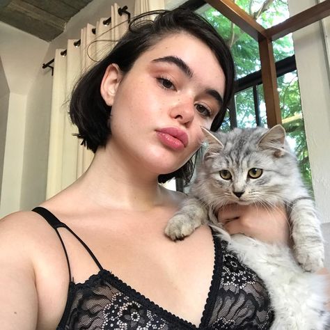 Euphoria Fair Outfit, Barbie Ferreira Outfit, Barbara Ferreira, 00’s Aesthetic, Fair Outfit, Women Crush, Fashion Outfits Plus Size, Barbie Ferreira, Affordable Plus Size Clothing