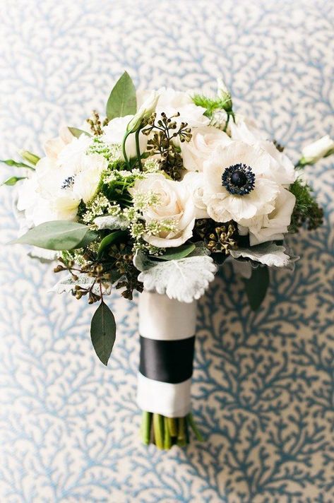 42 Prettiest Small Wedding Bouquets to Have and to Hold ❤ small wedding bouquets wintre white bouquet Shea Christine Photography #weddingforward #wedding #bride Small Bridesmaid Bouquets, Winter Bridal Bouquets, Small Bridal Bouquets, Private Ceremony, Small Wedding Bouquets, Prom Bouquet, Cascading Wedding Bouquets, Wedding Decors, Winter Wedding Bouquet