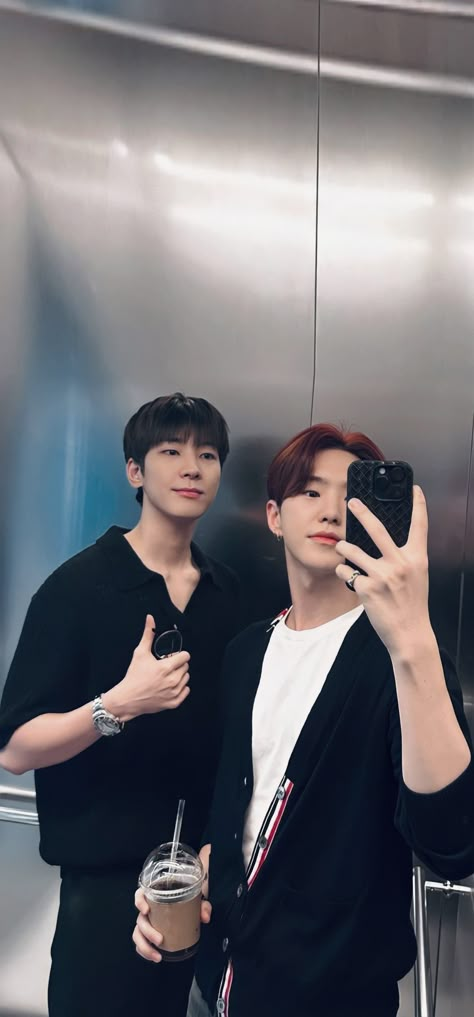 Wonwoo, Hoshi Wonwoo And Hoshi Wallpaper, Soonwoo Wallpaper, Soonwoo Selca, Wonwoo Baby Picture, Wonwoo And Seungkwan, Hoshi Mingyu Wonwoo, Hoshi And Wonwoo, Wonwoo Selca, Hoshi Wallpaper