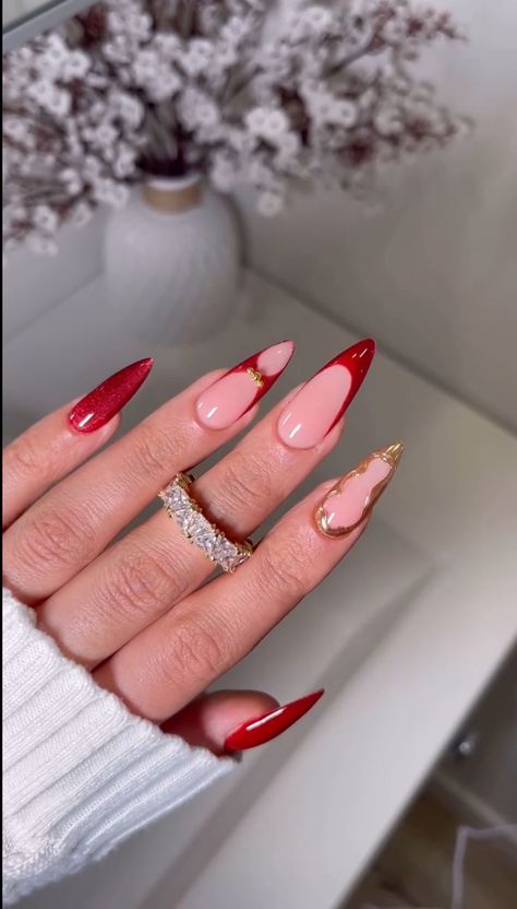 Valentines Nail Set, Nail Inspo Almond, Christmas Nail Inspo, Acrylic Nails Almond Shape, Acrylic Nails Stiletto, Fox Nails, Valentines Nail, Gel Nail Polish Colors, Edgy Nails