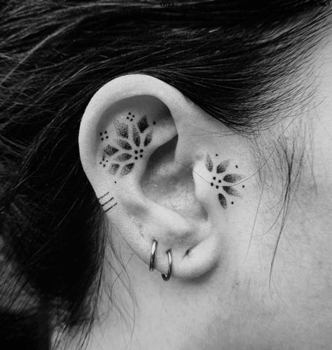 Ear Dotwork Tattoo, Spiritual Ear Tattoo, Woman Ear Tattoo, Tragus Tattoo Ideas, Ear And Face Tattoo, Tattoo In Ear Ideas, Ear Tattoo Tragus, Henna Ear Tattoo, Next To Ear Face Tattoo