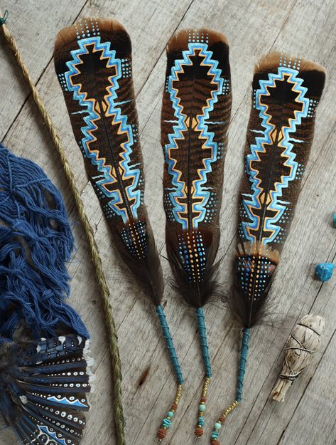 Rabbit Fur Diy, Between Earth And Sky, Smudging Ceremony, Hat Feathers, Cow Skull Art, Smudging Feathers, Feather Crafts Diy, Painted Feathers, Western Crafts