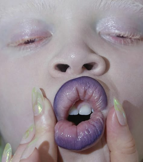 Purple Lips, Purple Lipstick, Cool Makeup, Foto Art, Make Up Inspo, Editorial Makeup, 인물 사진, Homestuck, Artistry Makeup