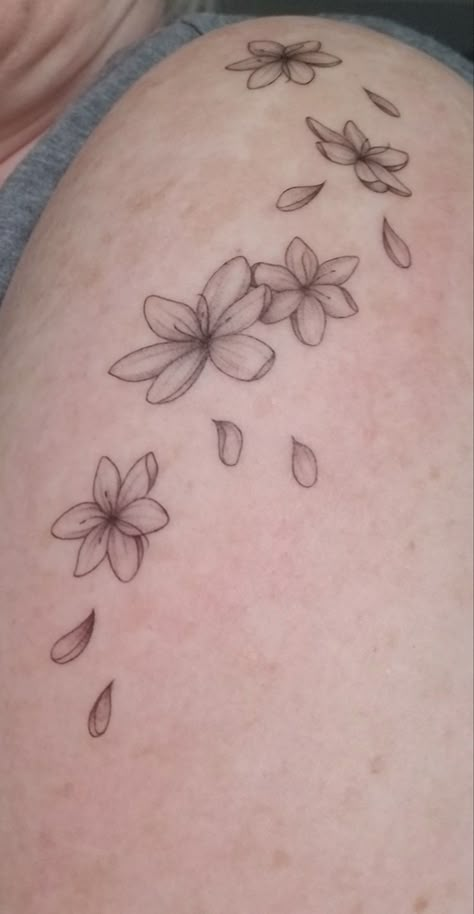 Petals In The Wind Tattoo, Flower Pedals Tattoo, Cherry Blossom Falling Petals Tattoo, Falling Flower Petals Tattoo, Flower Petal Tattoo Falling, Cherry Blossom Petals Tattoo, Falling Flowers Tattoo, Petals Tattoo Design, Flower Petals Tattoo