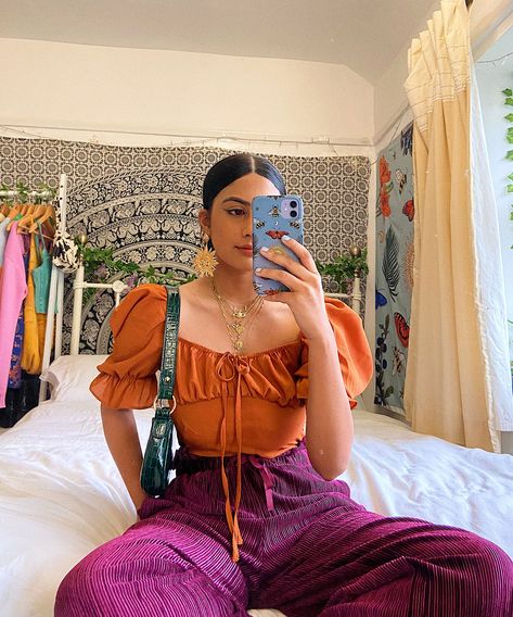 How Gen Z Dresses To Work From Home #refinery29 https://www.refinery29.com/en-gb/gen-z-fashion-working-from-home Eclectic Going Out Outfits, Work Fits Summer, Gen Z Workwear, Office Outfits Gen Z, Gen Z Work Fashion, Gen Z Business Attire, Gen Z Business Casual Outfits, Business Casual Outfits Gen Z, Gen Z Professional Outfits