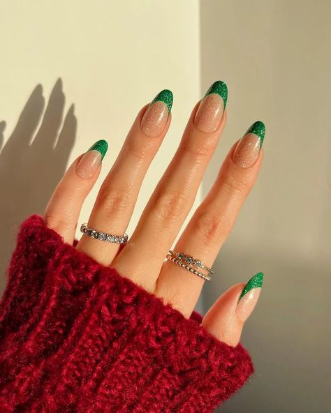 Christmas Tree Nails, Holiday Nails Christmas, Green French, Red Christmas Nails, Tree Nails, Plaid Nails, Cute Christmas Nails, Christmas Gel Nails, Sweater Nails