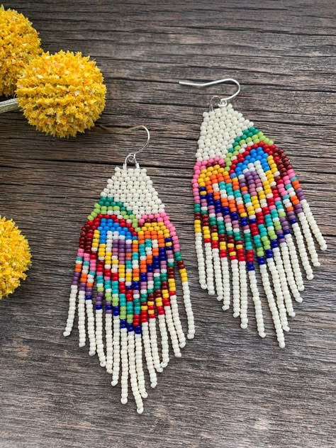 Bead Earrings Ideas, Heart Beaded Earrings, Graffiti Heart, Fringe Earring, Seed Bead Jewelry Patterns, Beads Candy, Art Perle, Valentines Patterns, Beaded Earring