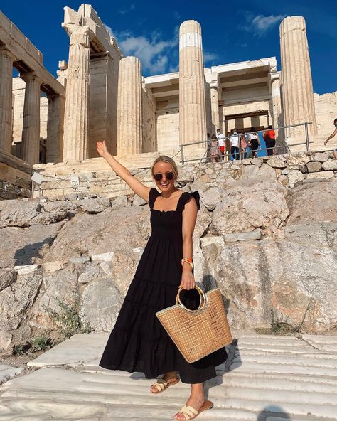 Athens Travel Guide Athens Holiday Outfits, Walking Around Greece Outfit, Athens Summer Outfit, Medeteranian Cruise Outfits, Athens Fashion Street Styles, Outfit Inspo For Greece, Athens Outfits Summer, Athens Outfit Ideas Summer, Greece In May Outfits