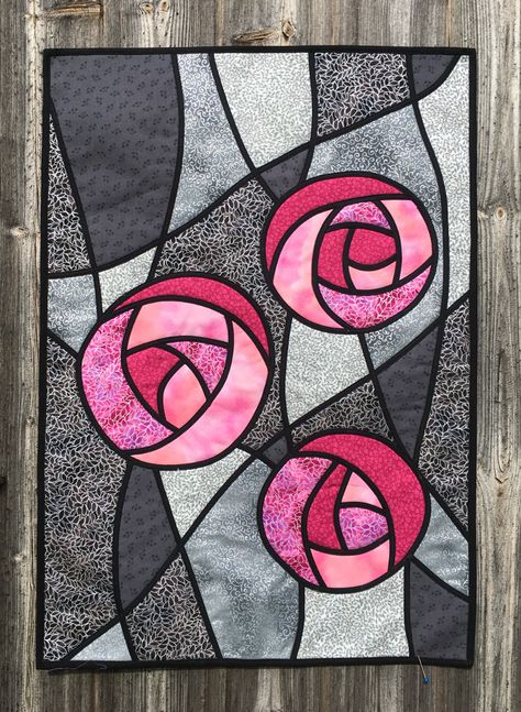 Stained Glass Roses, Glass Roses, Mackintosh Rose, Roses Wall, Stained Glass Rose, Stained Glass Quilt, Stained Glass Patterns Free, Rose Quilt, Glass Rose