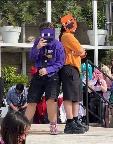 Gay Duo Halloween Costumes, Phone Guy Cosplay, Dsaf Dave, Dsaf Fanart, Beetlejuice Aesthetic, Fnaf Costume, Creative Halloween Costumes Diy, Fnaf Crafts, Couples Cosplay