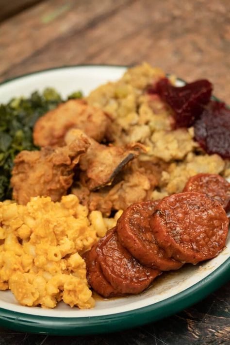 Meatless Soul Food Recipes, Southern Vegetarian Meals, Soulful Thanksgiving Dinner, Vegan Thanksgiving Bowl, Black Vegan Soul Food Recipes, Soul Food Thanksgiving Dinner Ideas, Vegan Soul Food Dinners, Meatless Thanksgiving Recipes, Plant Based Soul Food