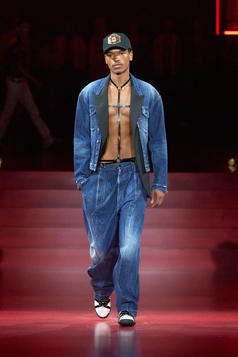 Dsquared2 Spring 2025 Menswear https://www.vogue.com/fashion-shows/spring-2025-menswear/dsquared/slideshow/collection#28 Men Fashion Show, Scantily Clad, Male Fashion Trends, Celebrity Look, Travis Scott, Paul Smith, Milan Fashion Week, Biker Jacket, Gq