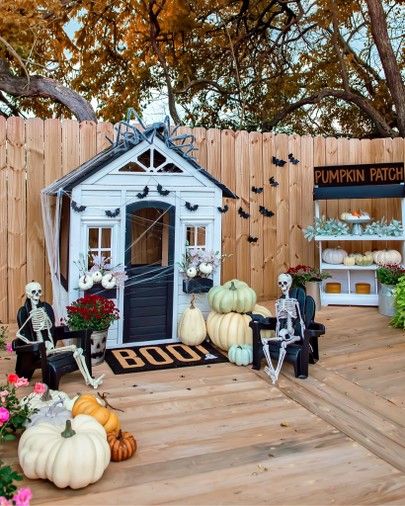 Haunted Playhouse, Halloween Playhouse, Playhouse Diy, Playhouse Decor, Playhouse Makeover, Rainbow Halloween, Halloween Themed Birthday Party, Halloween City, Halloween Photography