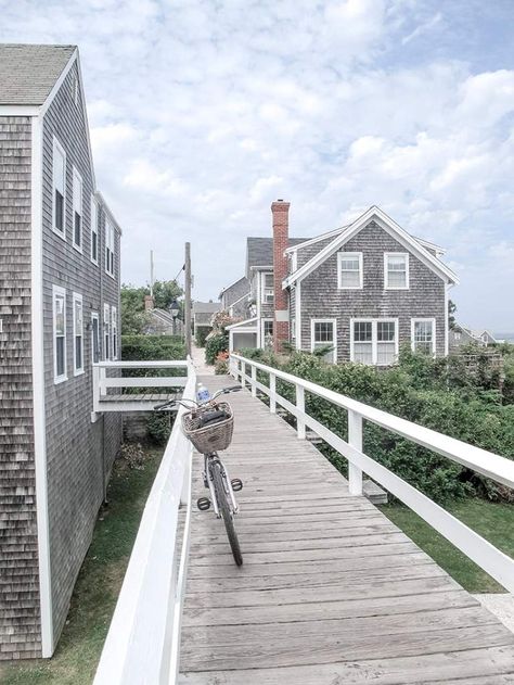 How Many Days Do You Need On Nantucket + Suggested Itineraries & Best Things To Do (2023) - New England Wanderlust Cedar Houses, Hotel Nantucket, Nantucket Travel, East Coast Summer, Maine Summer, Nantucket Summer, Maine New England, England Summer, England Beaches