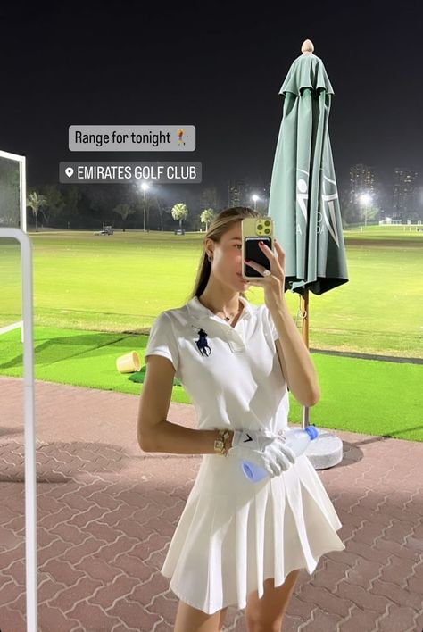 Cute Golf Aesthetic, Tennis Dresses For Women, Golf Polo Outfit Women, Tennis Outfit Women Aesthetic, Tenis Outfits Sport Women, Golf Fits Women, Outfit Golf Women, Golf Style For Women, Modest Tennis Outfit