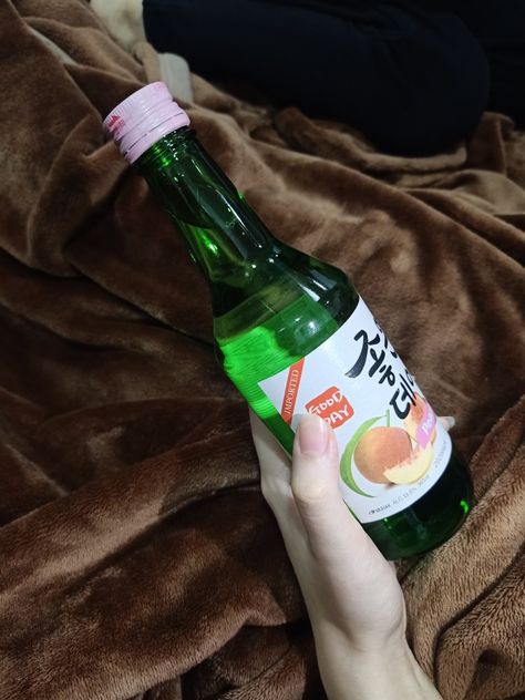 Soju Fake Story, Alcoholic Snapchat, Robber Costume, Soju, Soju Bottle, Aesthetic Food, Baekhyun, Food Inspiration, Food Lover