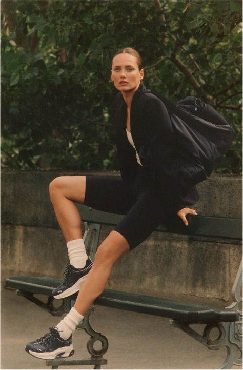 Mode Tennis, Sports Campaign, Sporty Dress, Sport Outfit Woman, Tennis Fashion, Sporty And Rich, Club Style, Fashion Photoshoot, Autumn Fashion Women