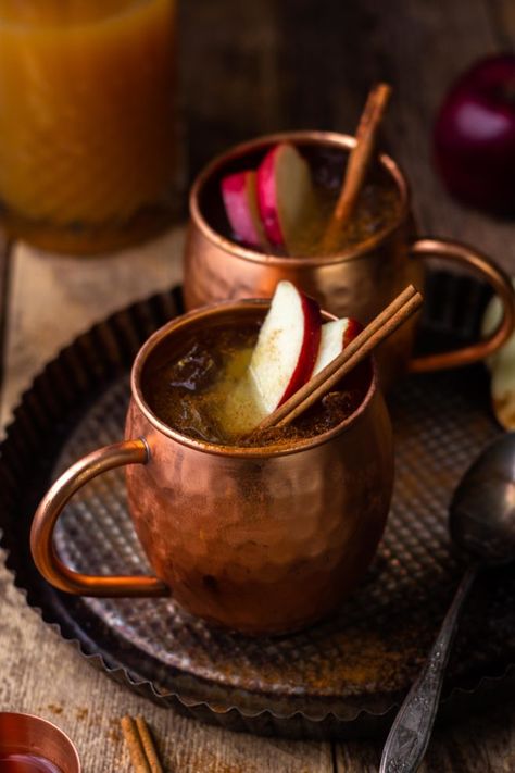 Cider Moscow Mule, Moscow Mule Recipe Classic, Apple Cider Moscow Mule, Apple Cider Cocktail, Moscow Mule Recipe, Copper Mug, Apple Cider Recipe, Mule Recipe, Cider Cocktails