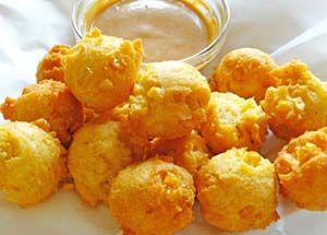 Gluten Free Corn Fritters, Corn Fritters Recipe, Gluten Free Flour Recipe, Corn Fritter Recipes, Spicy Dipping Sauce, Fritters Recipe, Gluten Free Recipe, Corn Fritters, Gluten Free Living