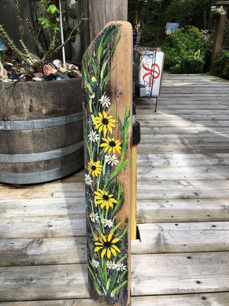 Wood Plank Art, Plank Art, Garden Fence Art, Art Pole, Driftwood Art Diy, Butterfly Art Painting, Tole Painting Patterns, Barn Wood Crafts, Wood Pallet Art