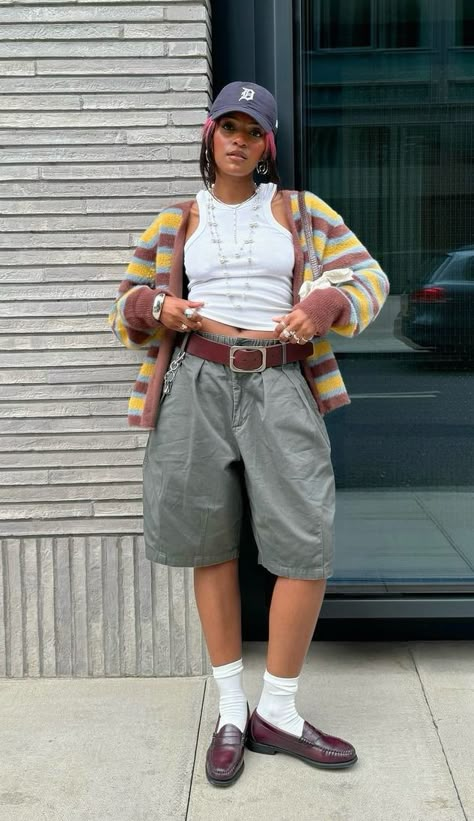 Utility Shorts Outfit, Street Style Baddie, Kendrick Lamar Concert, Loafer Fits, Thrift Outfits, Camp Flog Gnaw, Style Themes, Kimberly Ann, Feminine Summer