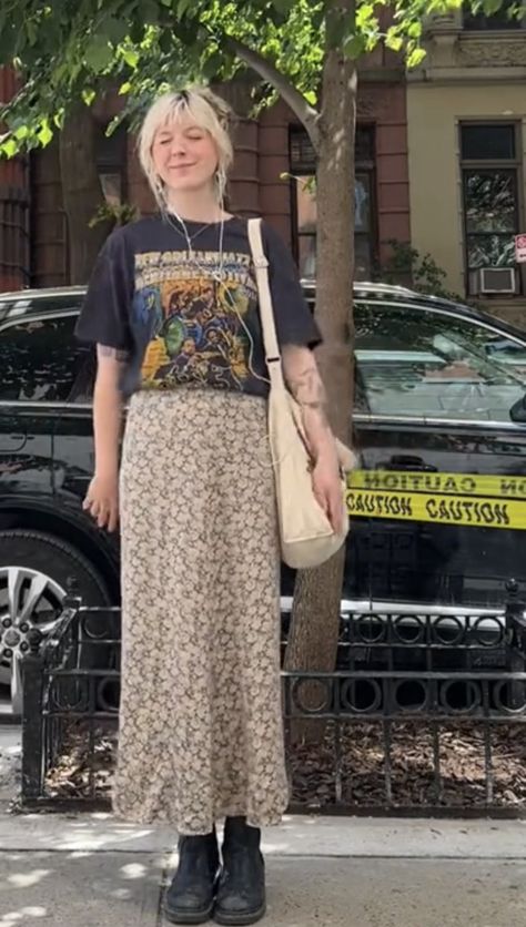 Long Skirt And Band Tee, Fall Skirt Outfits Aesthetic, Edgy Maxi Dress Outfit, Maxi Skirt And Band Tee, Maxi Skirt Outfit Masc, Edgy Maxi Skirt Outfit, Long Skirt Band Tee, Long Sleeve Maxi Skirt Outfit, Tshirt Long Skirt Outfits